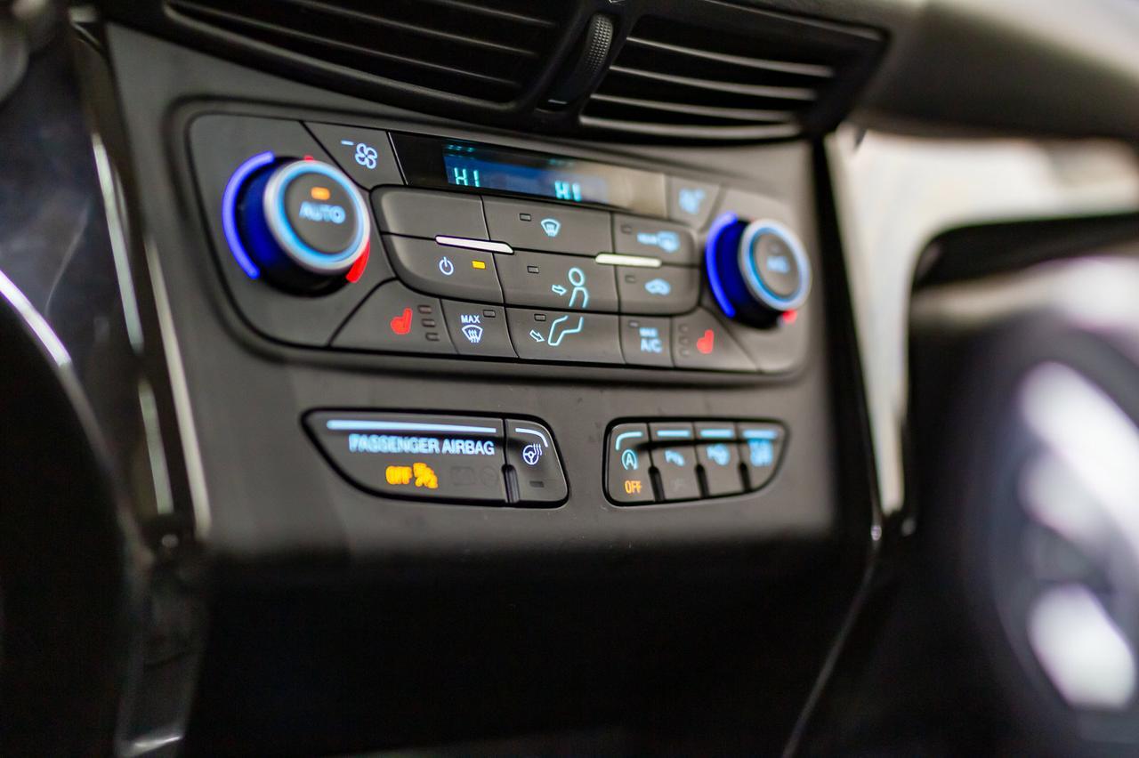 2019 Ford Escape AWD Titanium Leather Roof Nav BCam Red Deer AB