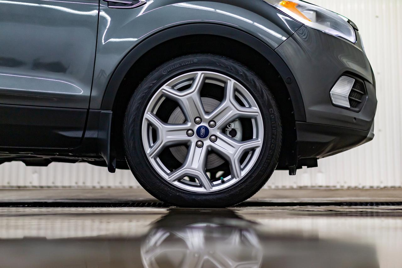 2019 Ford Escape AWD Titanium Leather Roof Nav BCam Red Deer AB