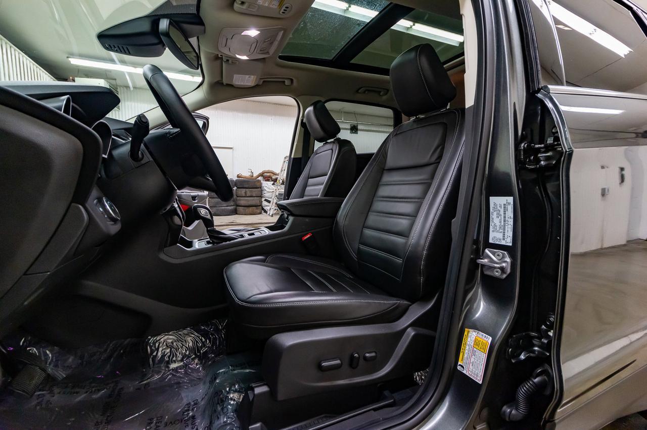 2019 Ford Escape AWD Titanium Leather Roof Nav BCam Red Deer AB