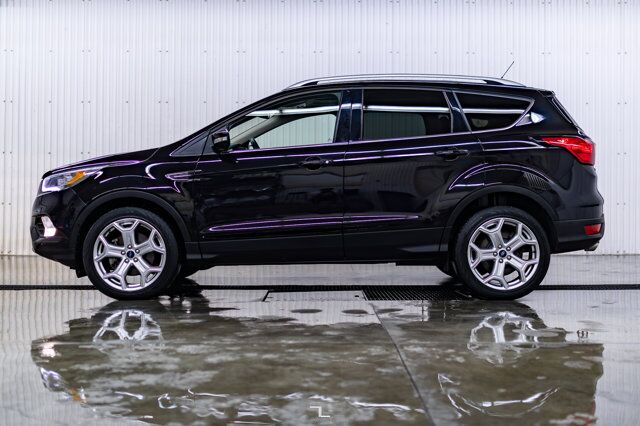 2019 Ford Escape AWD Titanium Leather Roof Nav BCam Red Deer AB