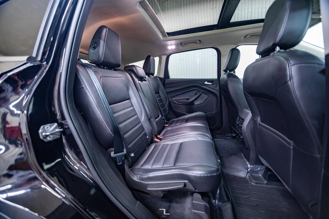 2019 Ford Escape AWD Titanium Leather Roof Nav BCam Red Deer AB