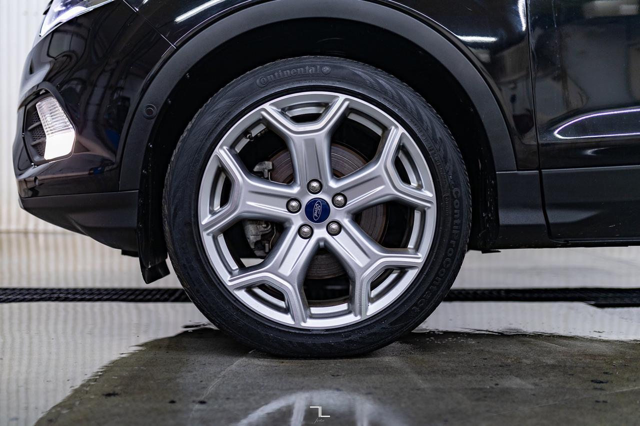 2019 Ford Escape AWD Titanium Leather Roof Nav BCam Red Deer AB