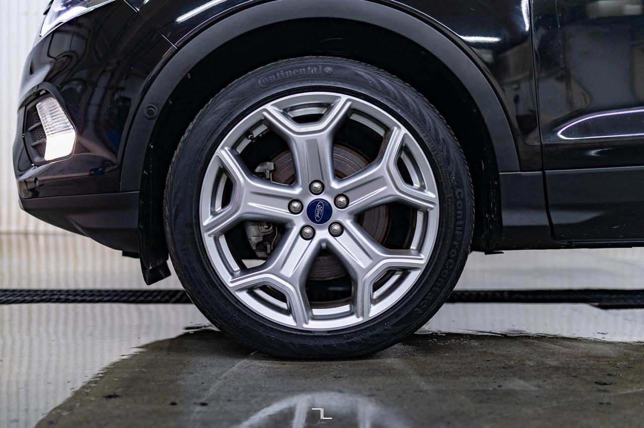 2019 Ford Escape AWD Titanium Leather Roof Nav BCam Red Deer AB