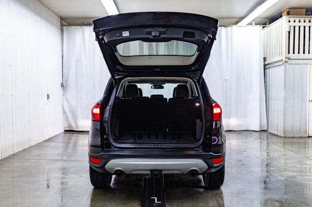 2019 Ford Escape AWD Titanium Leather Roof Nav BCam Red Deer AB