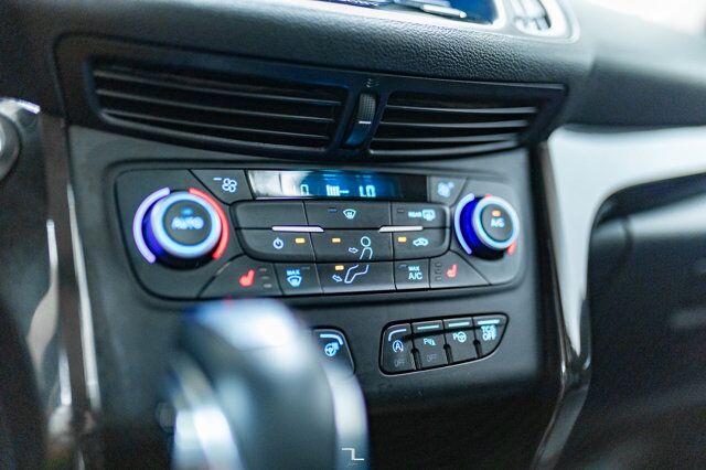 2019 Ford Escape AWD Titanium Leather Roof Nav BCam Red Deer AB