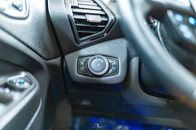 2019 Ford Escape AWD Titanium Leather Roof Nav BCam Red Deer AB