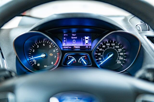 2019 Ford Escape AWD Titanium Leather Roof Nav BCam Red Deer AB