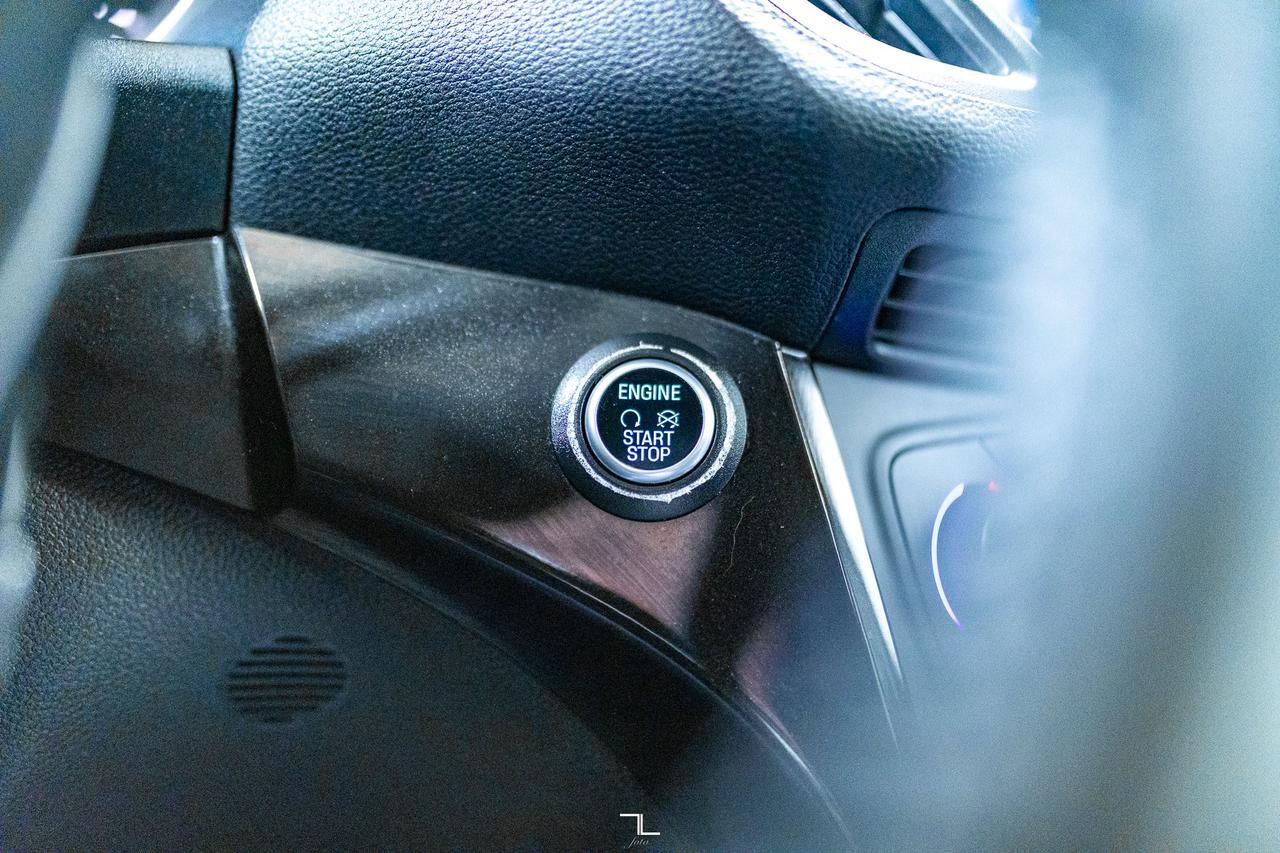 2019 Ford Escape AWD Titanium Nav Roof BCam Red Deer AB