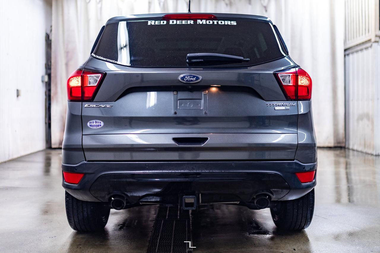 2019 Ford Escape AWD Titanium Nav Roof BCam Red Deer AB