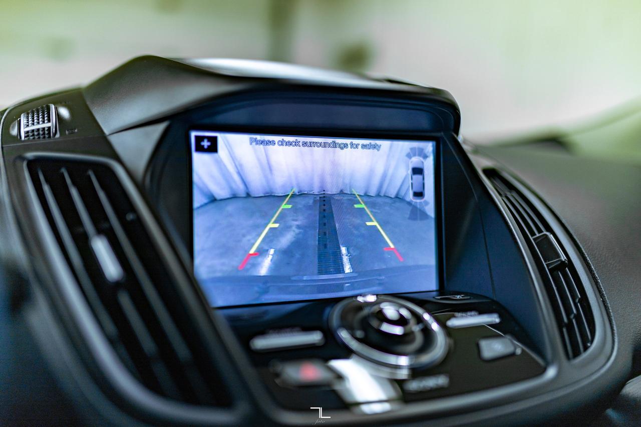 2019 Ford Escape AWD Titanium Nav Roof BCam Red Deer AB