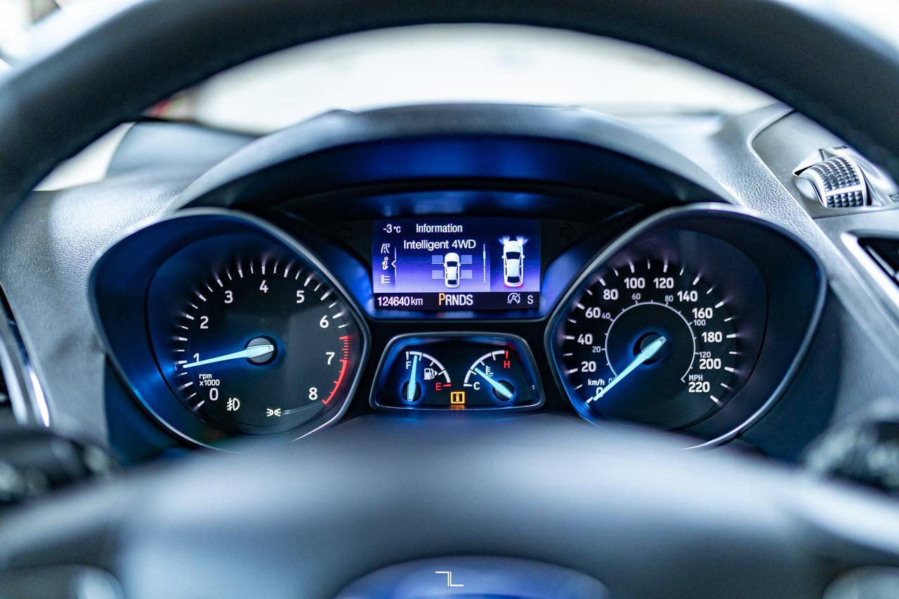 2019 Ford Escape AWD Titanium Nav Roof BCam Red Deer AB