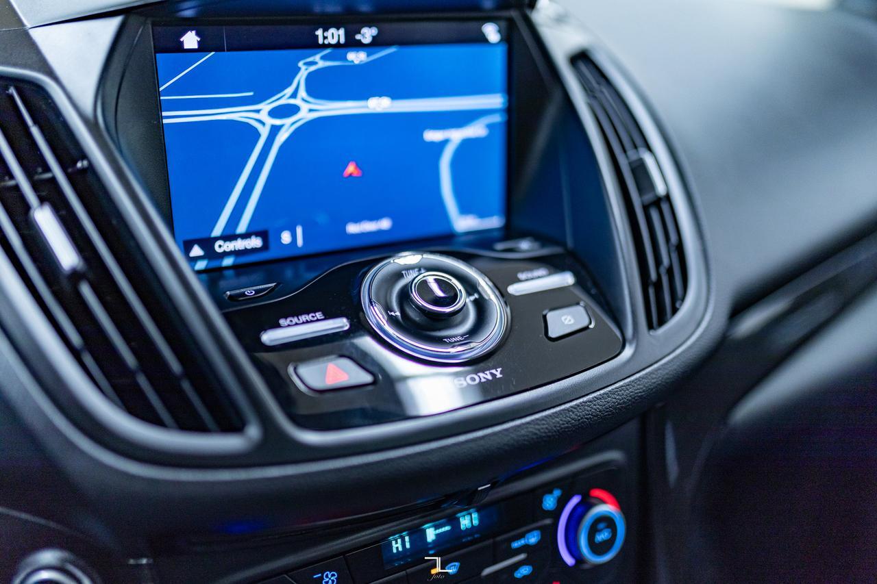 2019 Ford Escape AWD Titanium Nav Roof BCam Red Deer AB