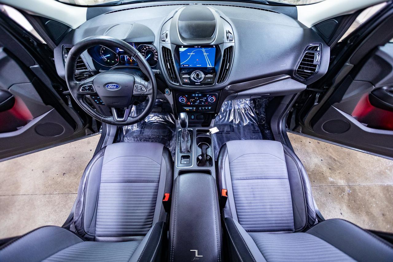 2019 Ford Escape AWD Titanium Nav Roof BCam Red Deer AB