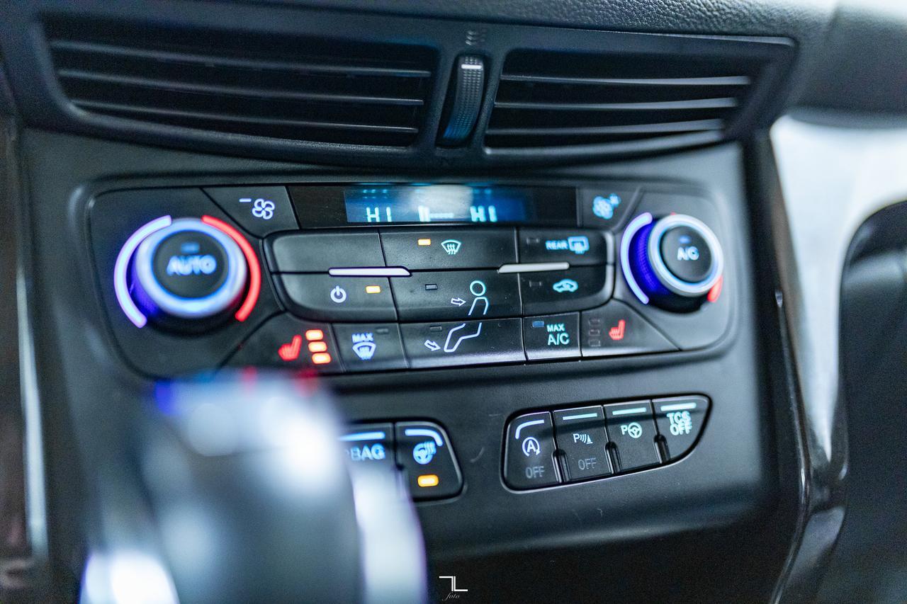 2019 Ford Escape AWD Titanium Nav Roof BCam Red Deer AB