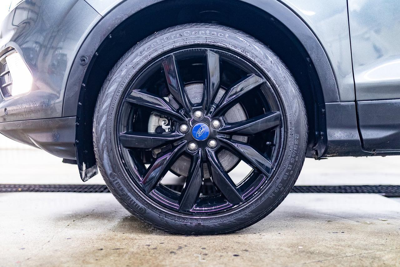 2019 Ford Escape AWD Titanium Nav Roof BCam Red Deer AB