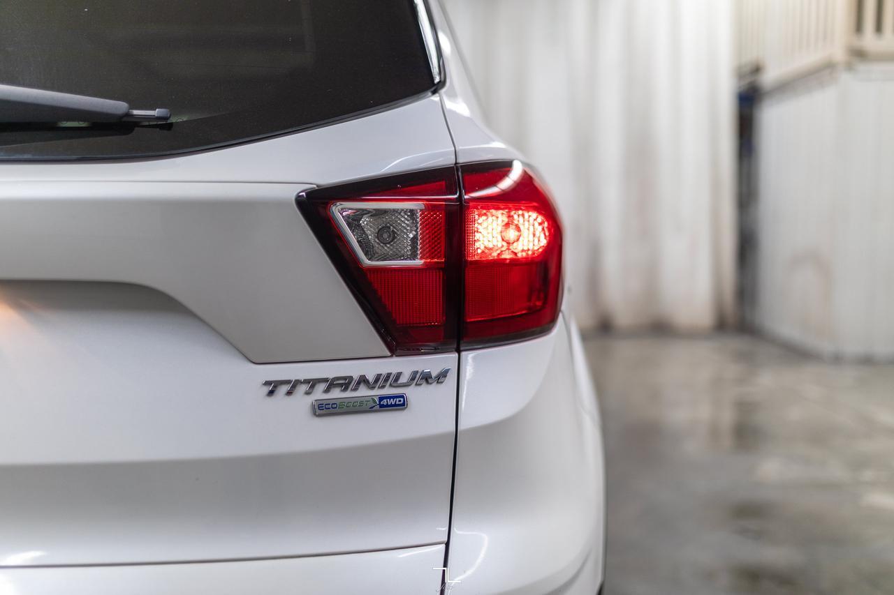 2019 Ford Escape AWD Titanium Nav Roof BCam Red Deer AB