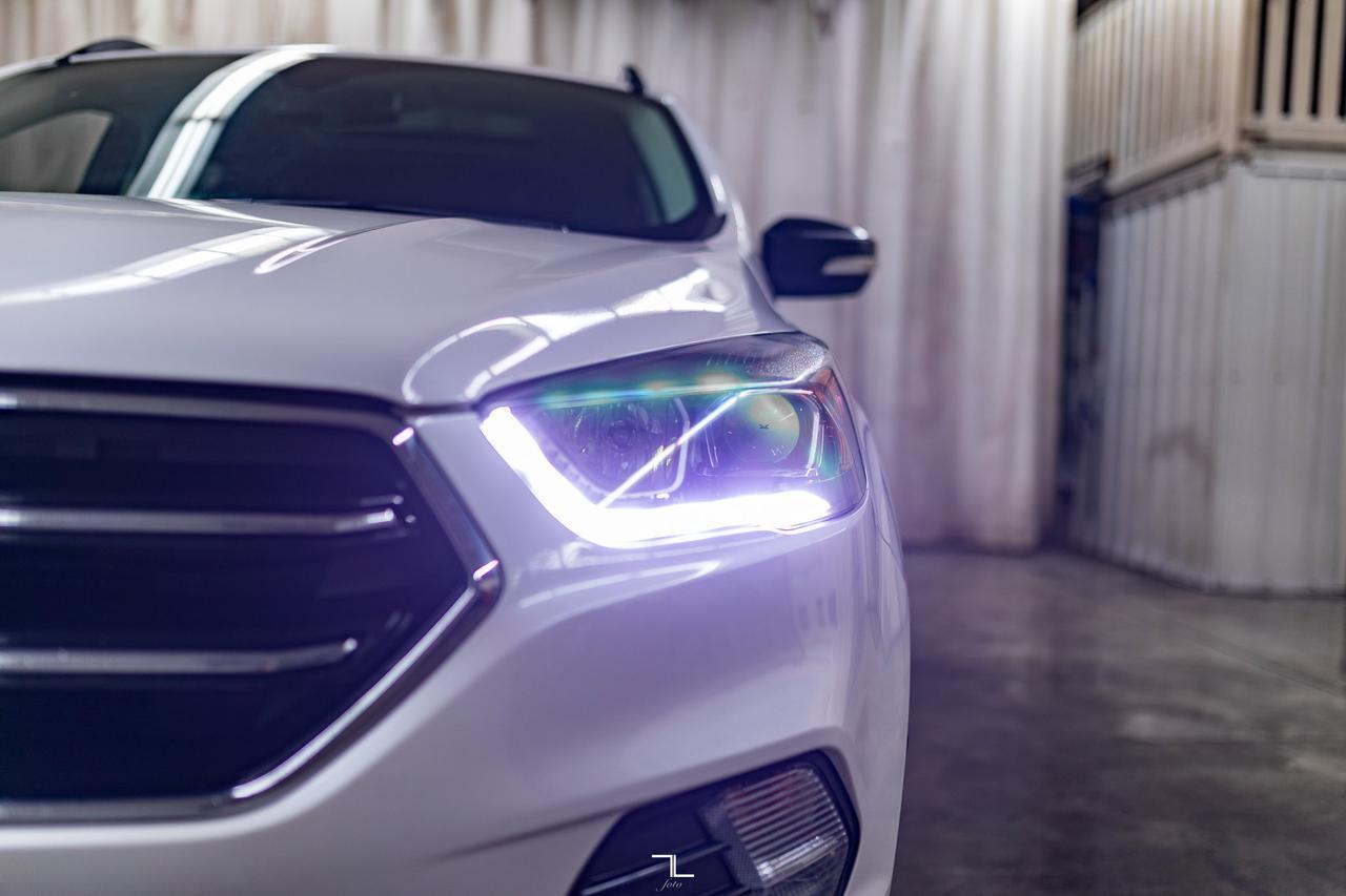 2019 Ford Escape AWD Titanium Nav Roof BCam Red Deer AB