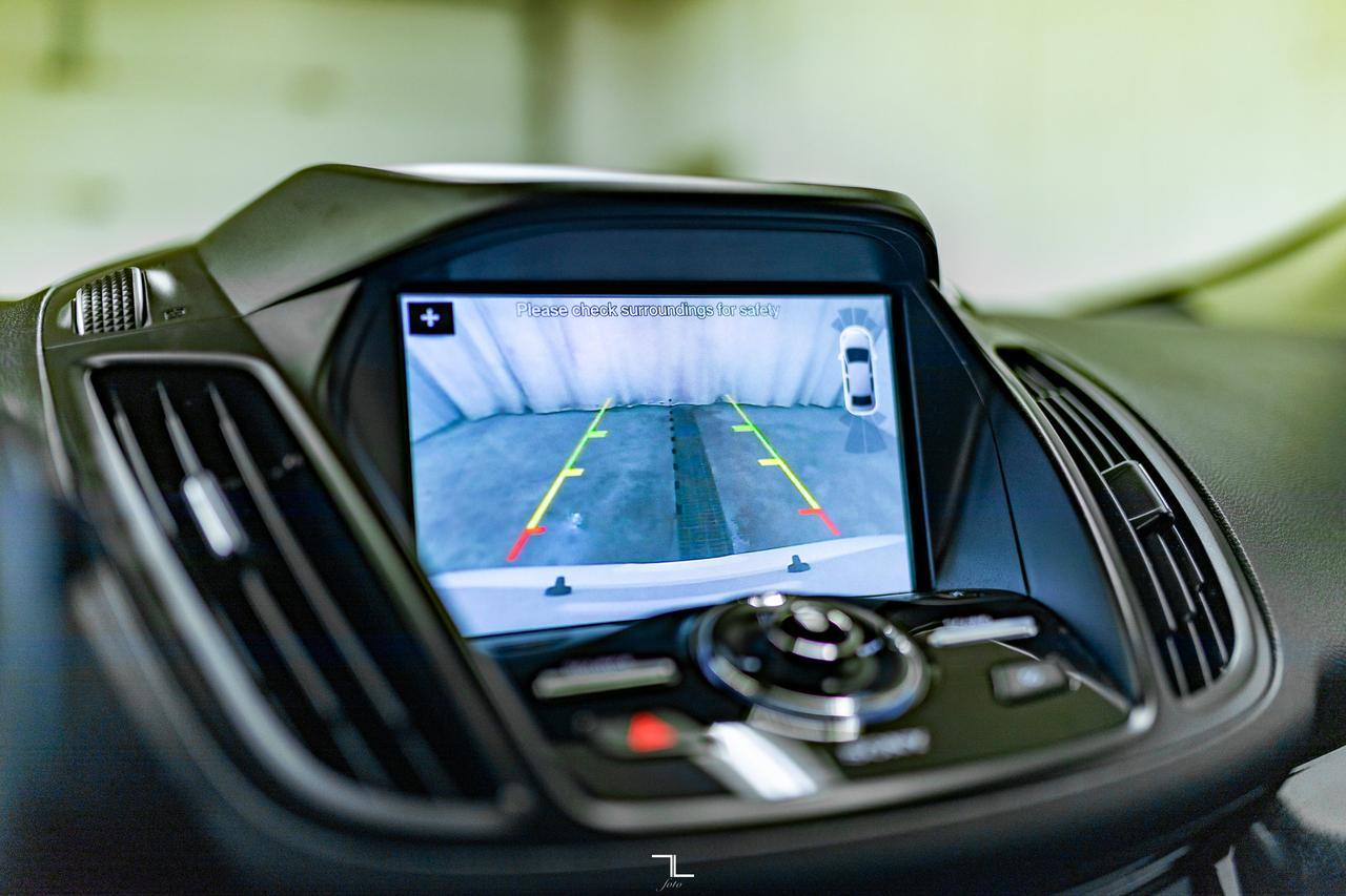 2019 Ford Escape AWD Titanium Nav Roof BCam Red Deer AB