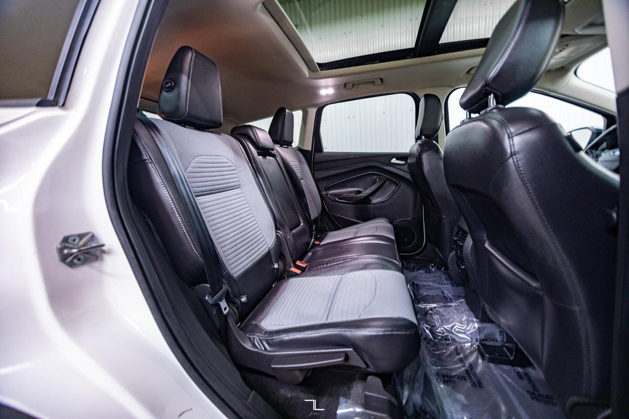 2019 Ford Escape AWD Titanium Nav Roof BCam Red Deer AB