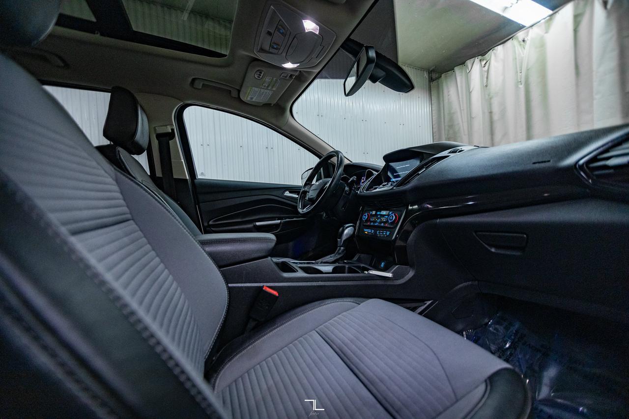 2019 Ford Escape AWD Titanium Nav Roof BCam Red Deer AB