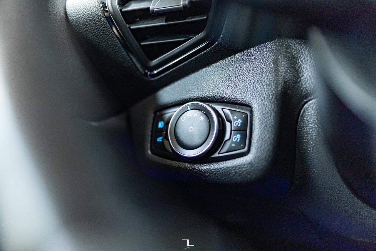 2019 Ford Escape AWD Titanium Nav Roof BCam Red Deer AB