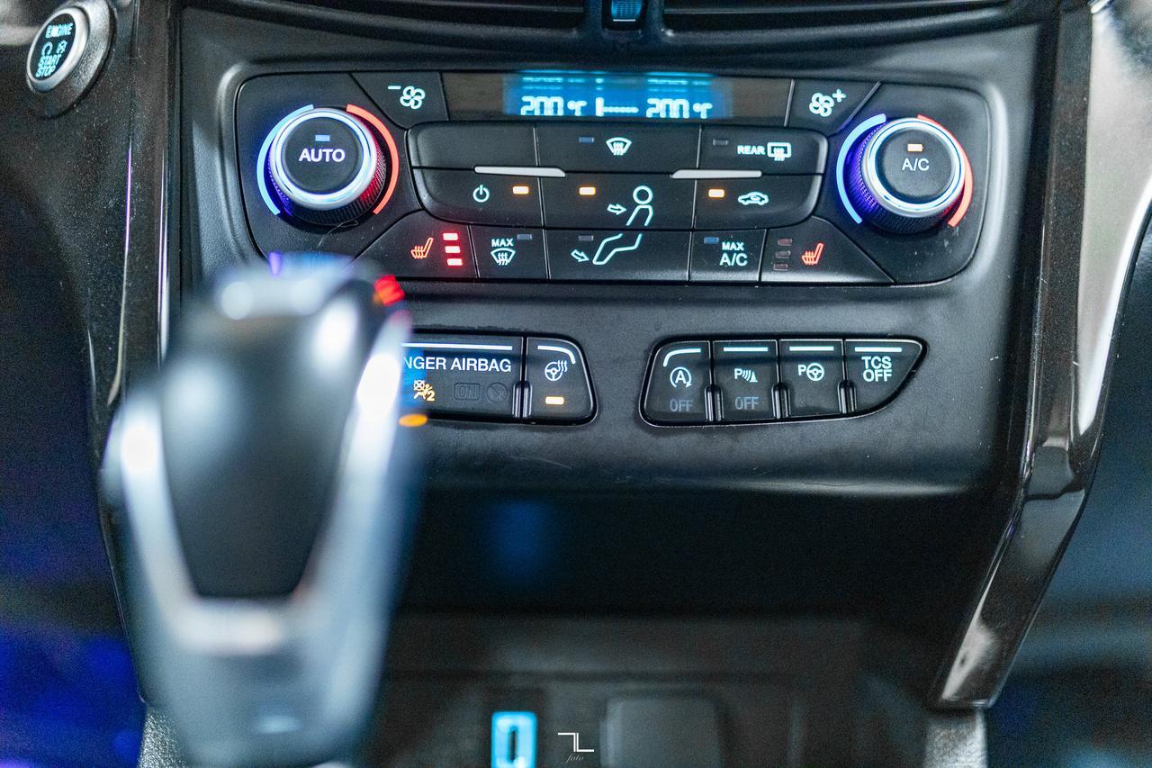 2019 Ford Escape AWD Titanium Nav Roof BCam Red Deer AB