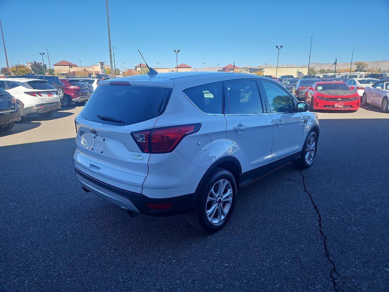2019 Ford Escape SE photo 4