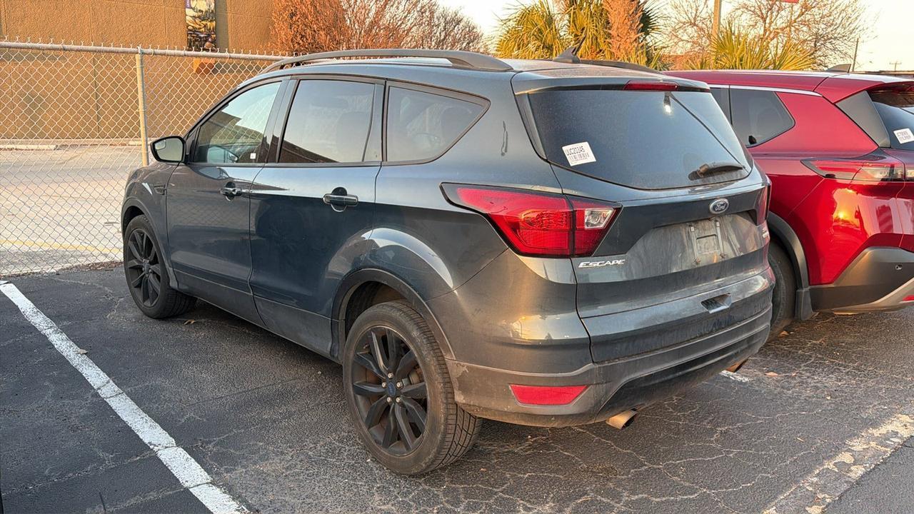 2019 Ford Escape SE