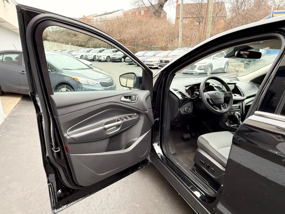 2019 Ford Escape SE Sport Utility 4D Cincinnati OH