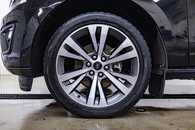 2019 Ford Expedition 4x4 Limited Leather Roof Nav BCam Red Deer AB