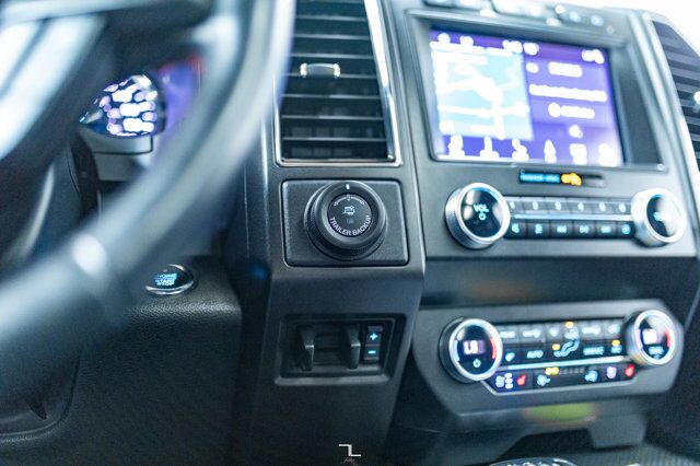 2019 Ford Expedition 4x4 Limited Leather Roof Nav BCam Red Deer AB