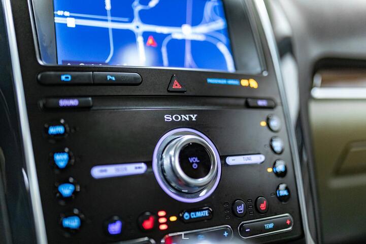 2019 Ford Explorer AWD Limited Leather Roof Nav BCam Red Deer AB 2019 Ford Explorer AWD Limited Leather Roof Nav BCam Red Deer AB