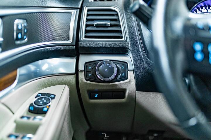 2019 Ford Explorer AWD Limited Leather Roof Nav BCam Red Deer AB 2019 Ford Explorer AWD Limited Leather Roof Nav BCam Red Deer AB