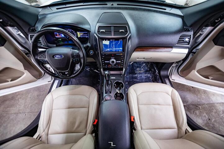 2019 Ford Explorer AWD Limited Leather Roof Nav BCam Red Deer AB 2019 Ford Explorer AWD Limited Leather Roof Nav BCam Red Deer AB