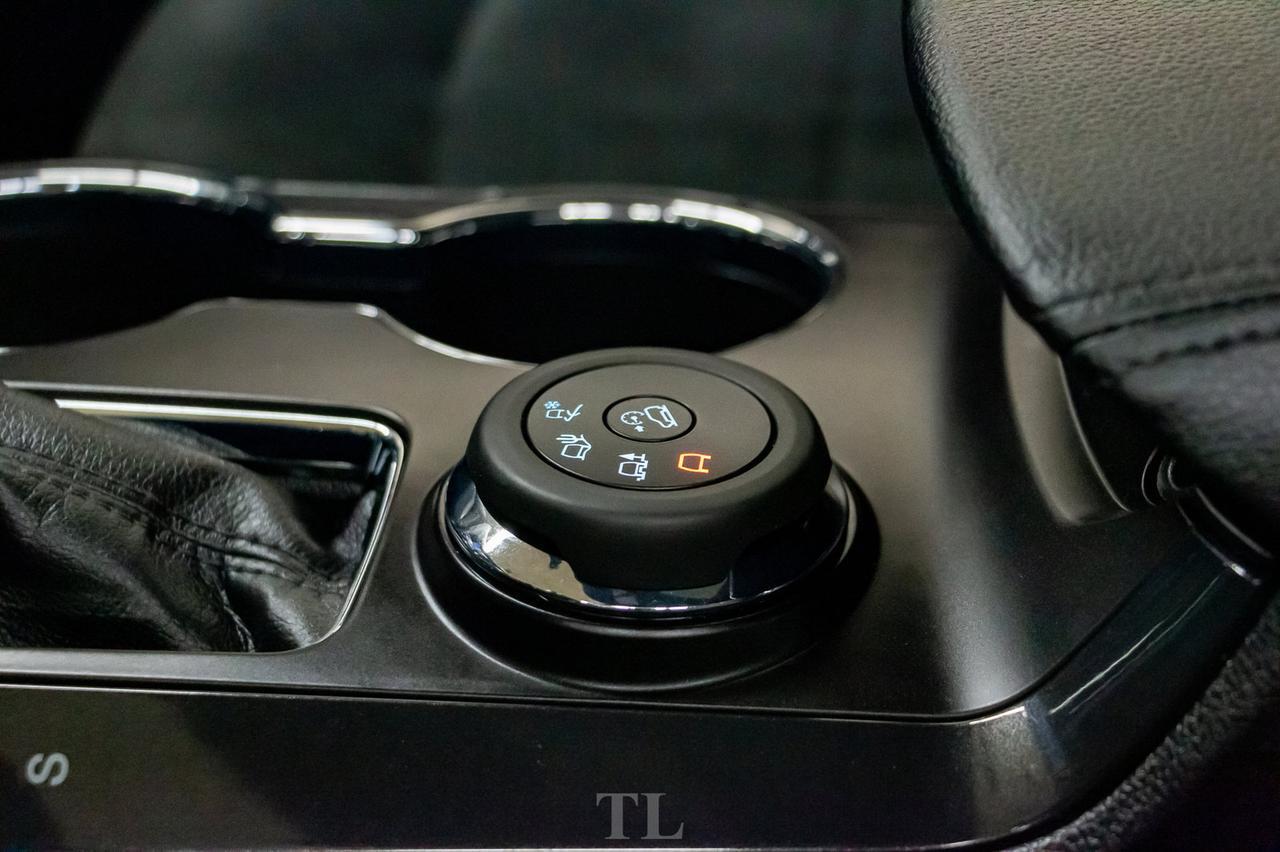 2019 Ford Explorer AWD XLT Appearance Pkg. Leather Roof Nav BCam Red Deer AB