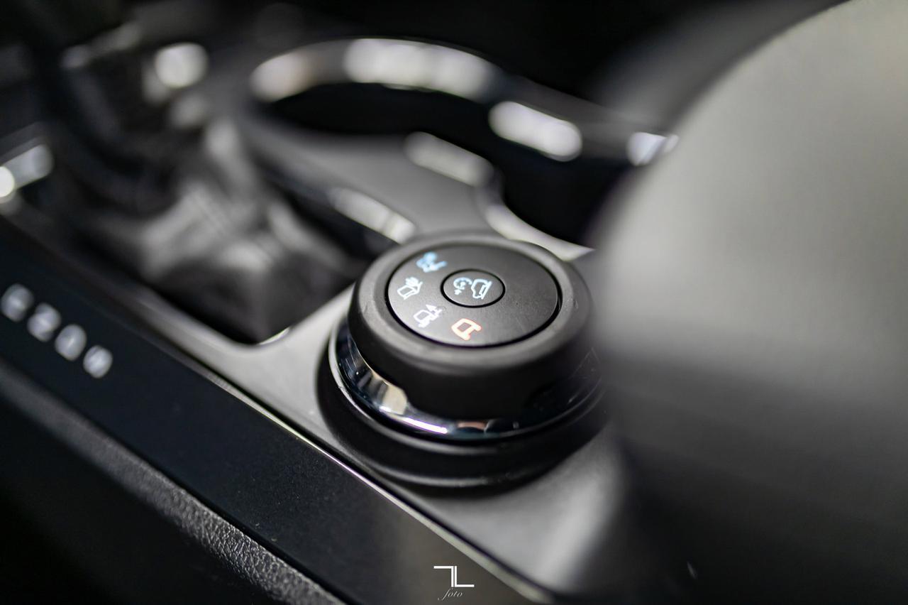 2019 Ford Explorer AWD XLT Leather Roof Nav BCam Red Deer AB