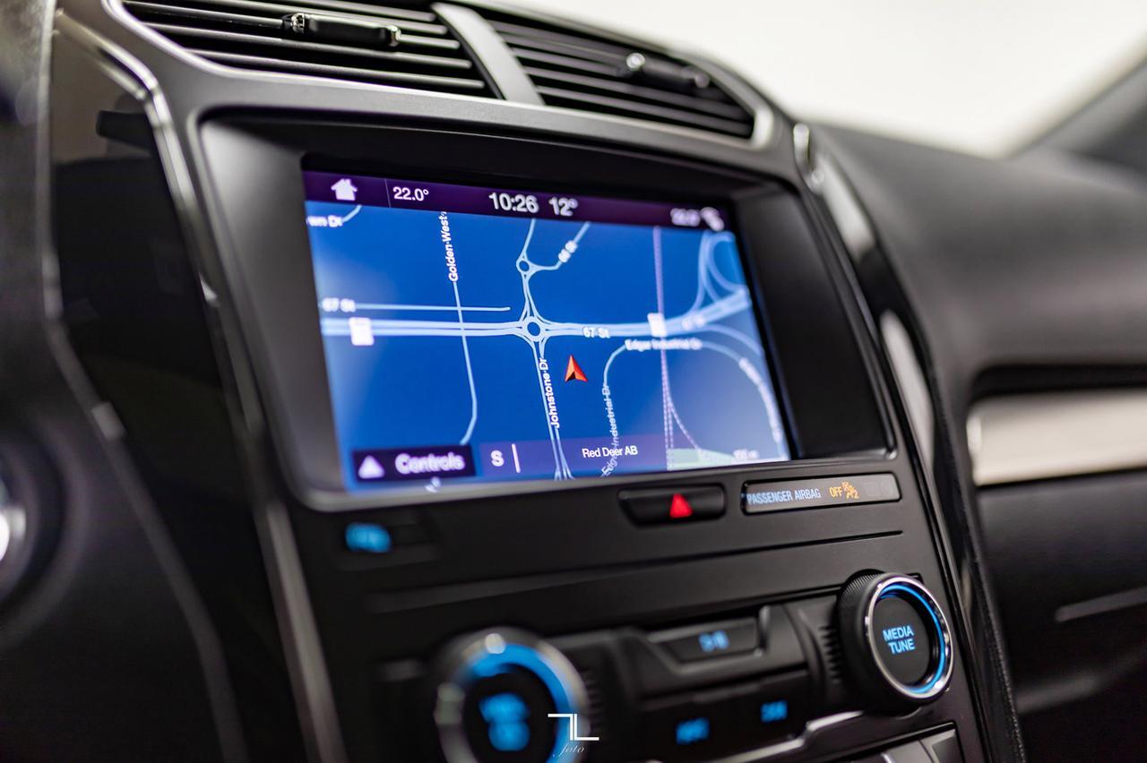 2019 Ford Explorer AWD XLT Leather Roof Nav BCam Red Deer AB