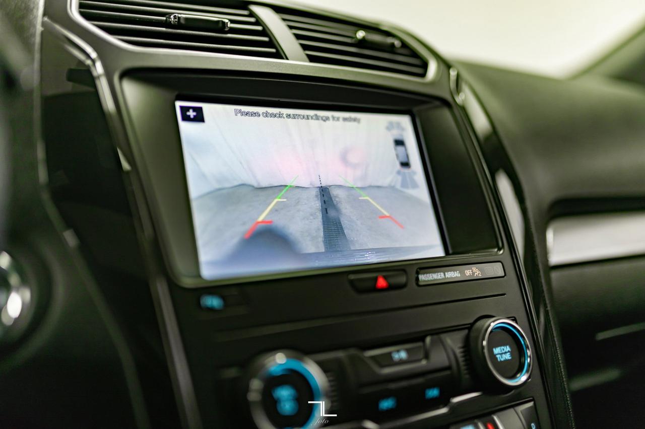 2019 Ford Explorer AWD XLT Leather Roof Nav BCam Red Deer AB