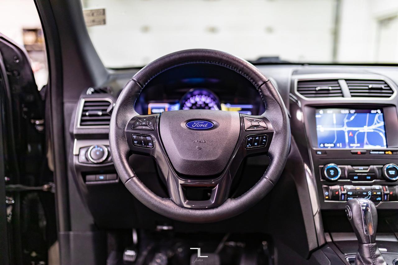 2019 Ford Explorer AWD XLT Leather Roof Nav BCam Red Deer AB