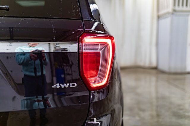 2019 Ford Explorer AWD XLT Leather Roof Nav BCam Red Deer AB