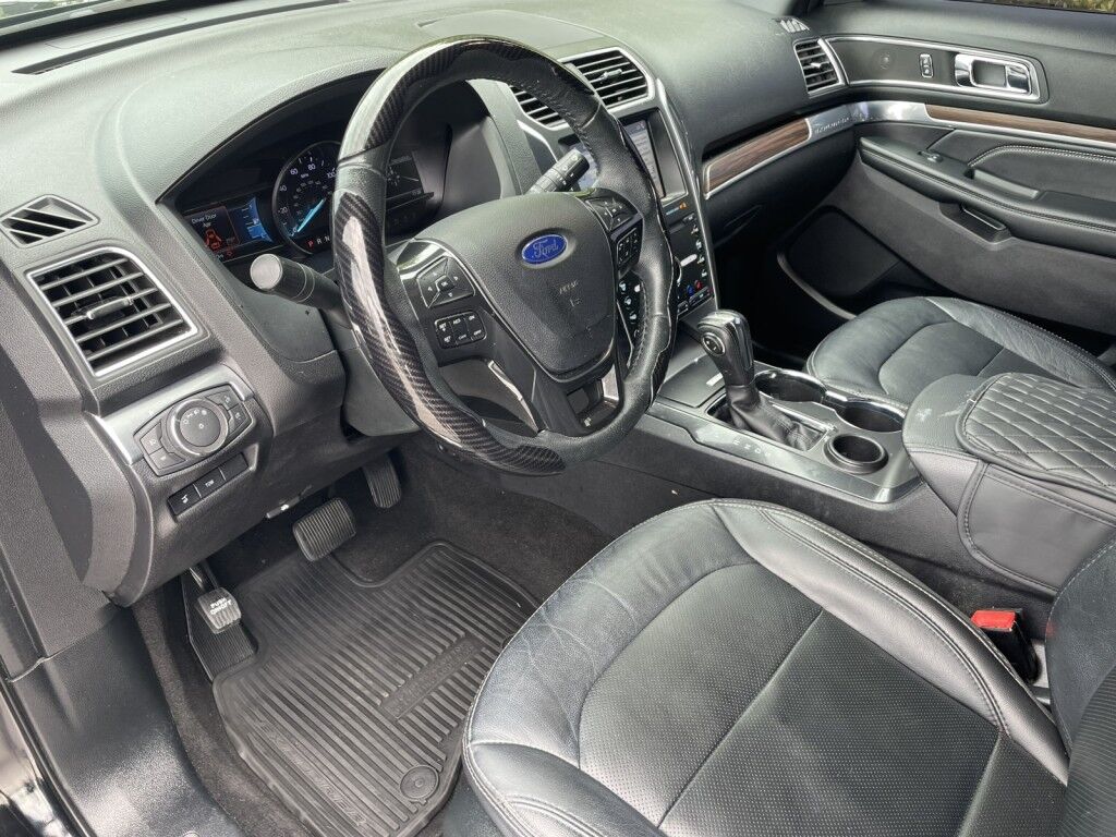 2019 Ford Explorer Limited~CLEAN CARFAX~ONLINE FINANCE~BLUETOOTH~LEATHER SEATS~MOONROOF / SUNROOF~NAVIGATION SYSTEM Sarasota FL
