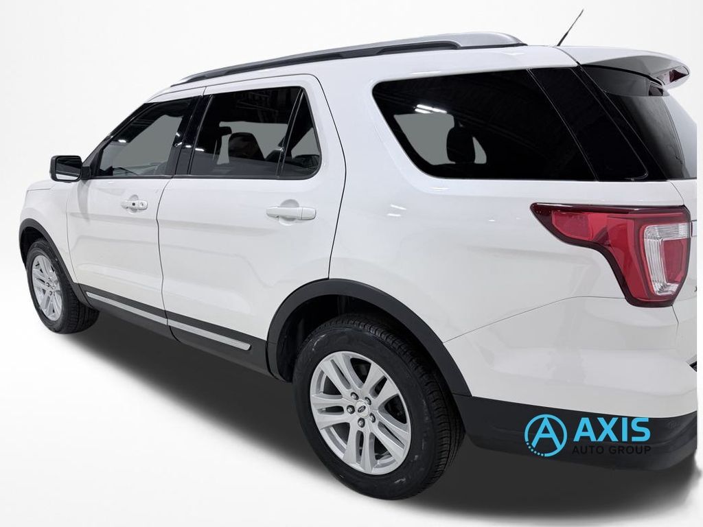 2019 Ford Explorer XLT photo 4