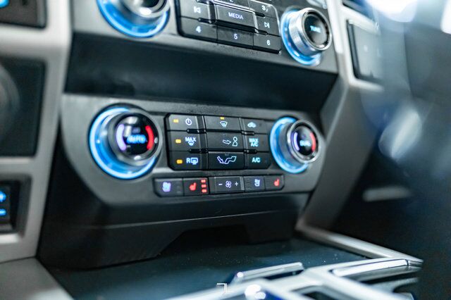 2019 Ford F-150 4x4 Super Crew Lariat Diesel Leather Roof Nav Red Deer AB