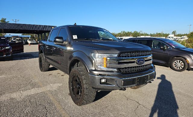2019 Ford F-150 LARIAT LIFTED AND LOADED 5.0