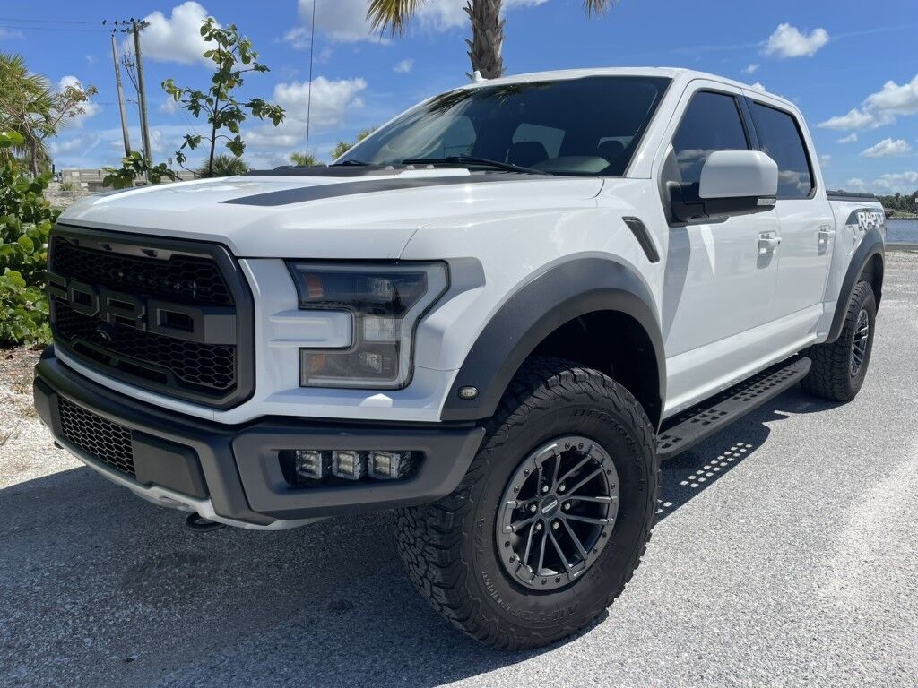 2019 Ford F-150 Raptor~4X4~5.6&apos; BED LENGTH~ADJUSTABLE LUMBAR SUPPORT~APPLE CARPLAY~BLIND SPOT WARNING~CRASH SENSORS~ECOBOOST~LEATHER SEATS~LUXURY PACKAGE~POWER LOCLING TAILGATE~REMOVABLE TAILGATE~TECHNOLOGY PACKAGE~TOW/HAUL MODE Sarasota FL