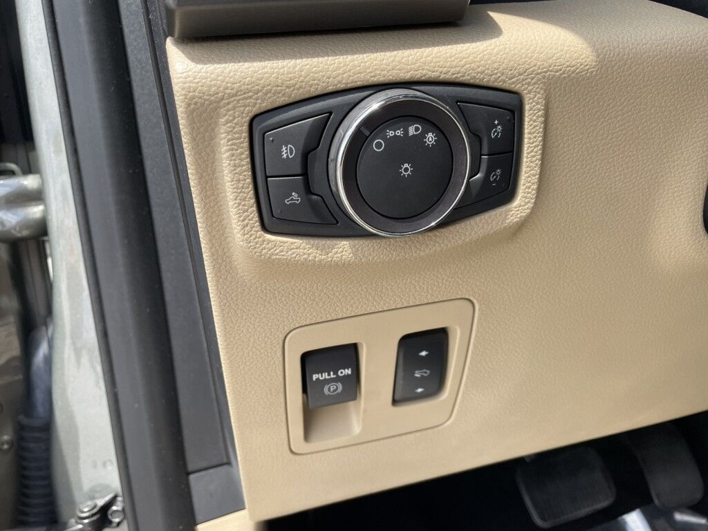 2019 Ford F-150 XL~CLEAN CAR-FAX~1 OWNER~EXCELLENT CONDITION~4X2~BLUETOOTH~ECOBOOST~PANORAMIC MOONROOF / SUNROOF~TOW/HAUL MODE Sarasota FL