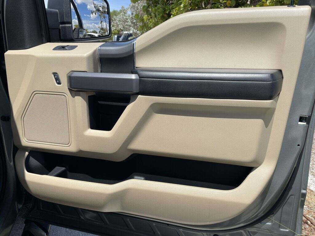 2019 Ford F-150 XL~CLEAN CAR-FAX~1 OWNER~EXCELLENT CONDITION~4X2~BLUETOOTH~ECOBOOST~PANORAMIC MOONROOF / SUNROOF~TOW/HAUL MODE Sarasota FL