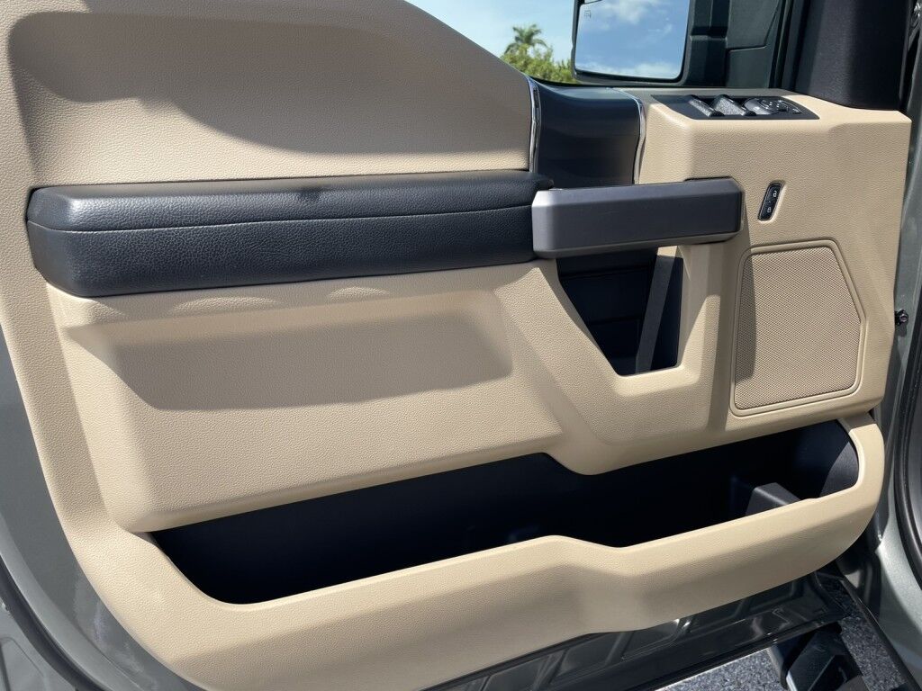 2019 Ford F-150 XL~CLEAN CAR-FAX~1 OWNER~EXCELLENT CONDITION~4X2~BLUETOOTH~ECOBOOST~PANORAMIC MOONROOF / SUNROOF~TOW/HAUL MODE Sarasota FL