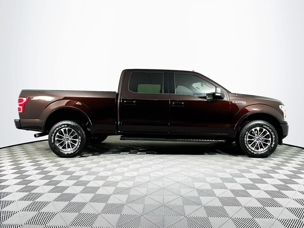 2019 Ford F-150 XLT photo 2