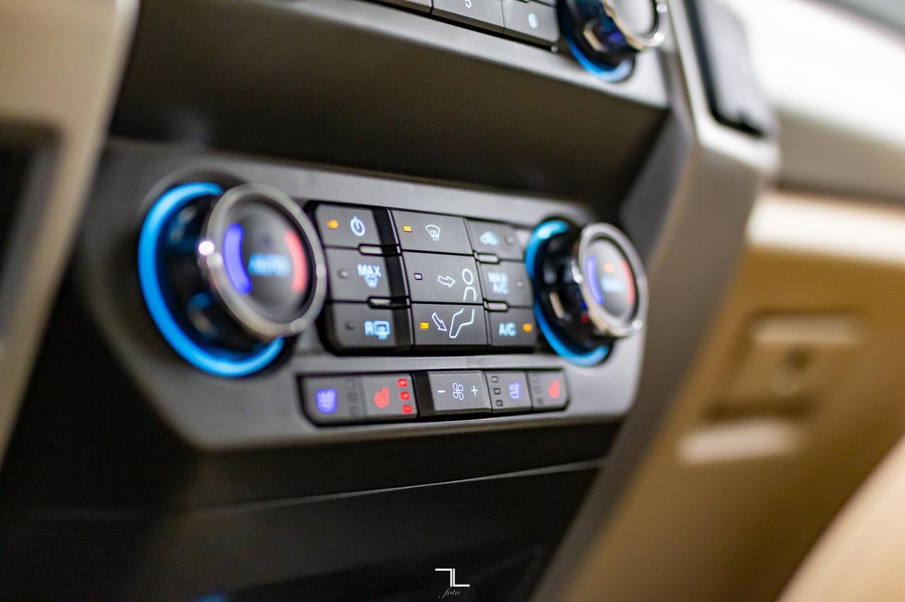 2019 Ford F-250 4x4 Crew Cab Lariat Leather Nav BCam Red Deer AB